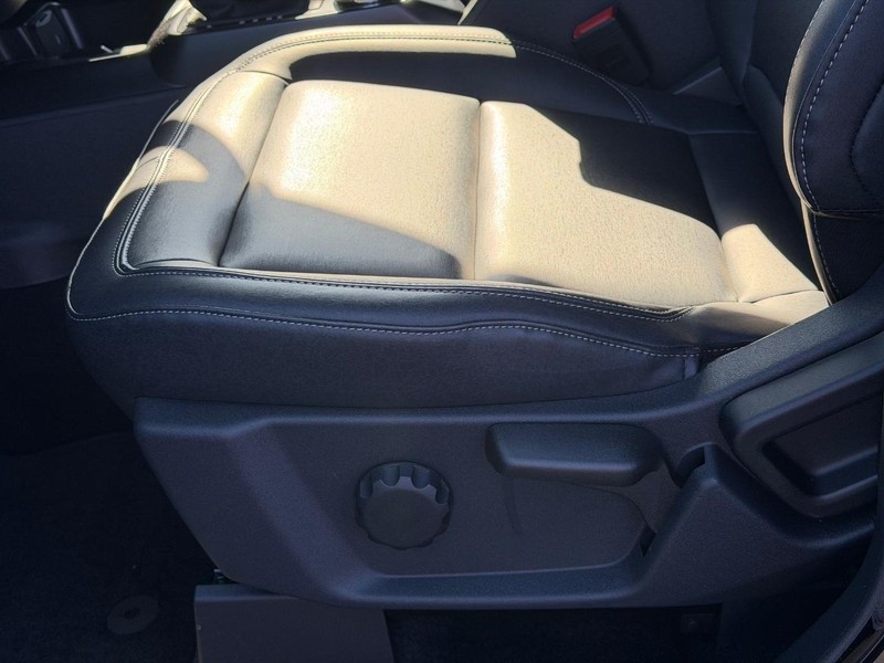 Ford Bronco Vehicle Image 14