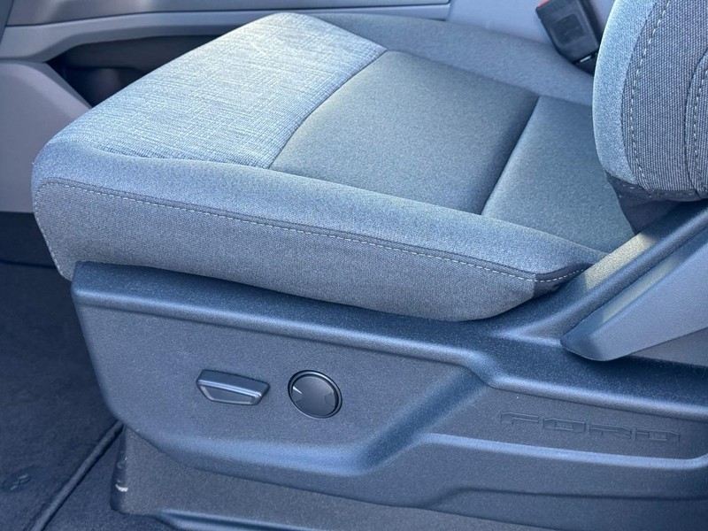 Ford Super Duty F-250 SRW Vehicle Image 14