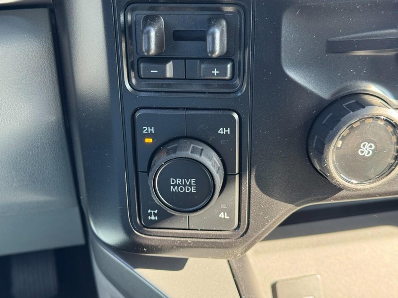 Ford Super Duty F-250 SRW Vehicle Image 18