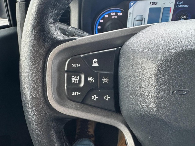 Ford Bronco Vehicle Full-screen Gallery Image 12