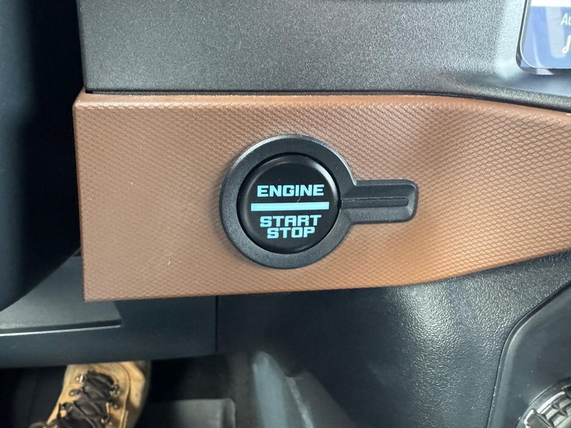 Ford Bronco Vehicle Full-screen Gallery Image 15