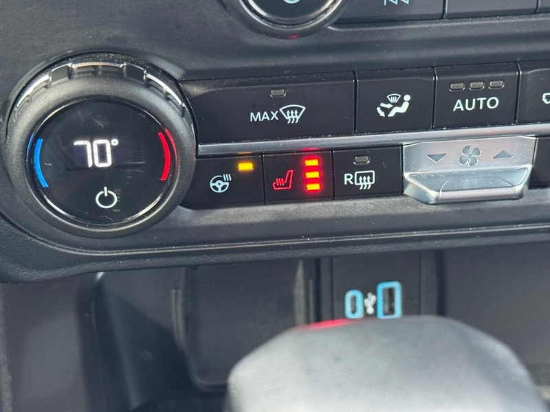 Ford Bronco Vehicle Full-screen Gallery Image 18