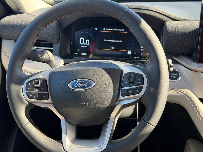 Ford Explorer Vehicle Image 08