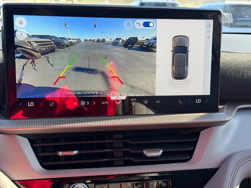 Ford Explorer Vehicle Image 15