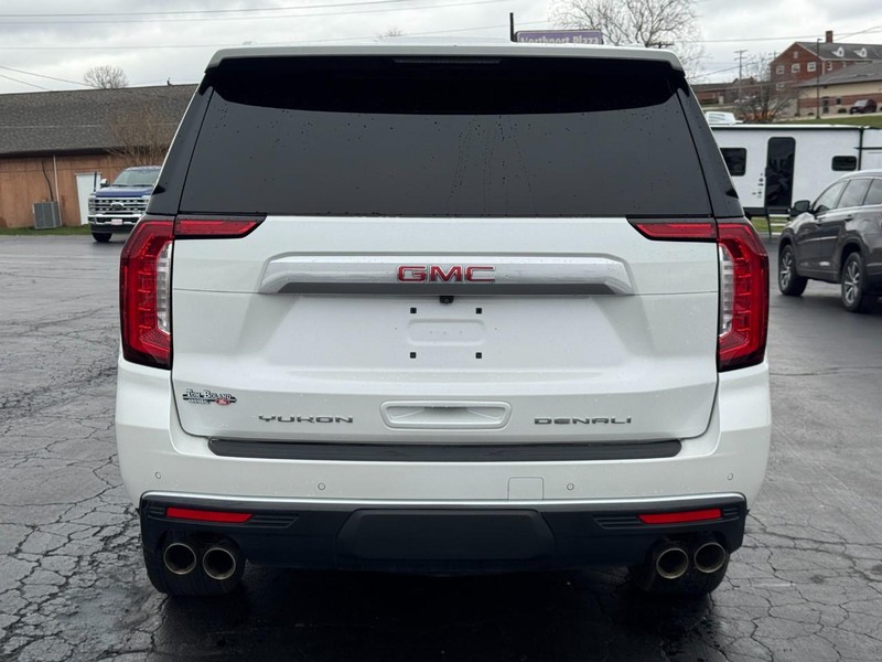 GMC Yukon Vehicle Image 05