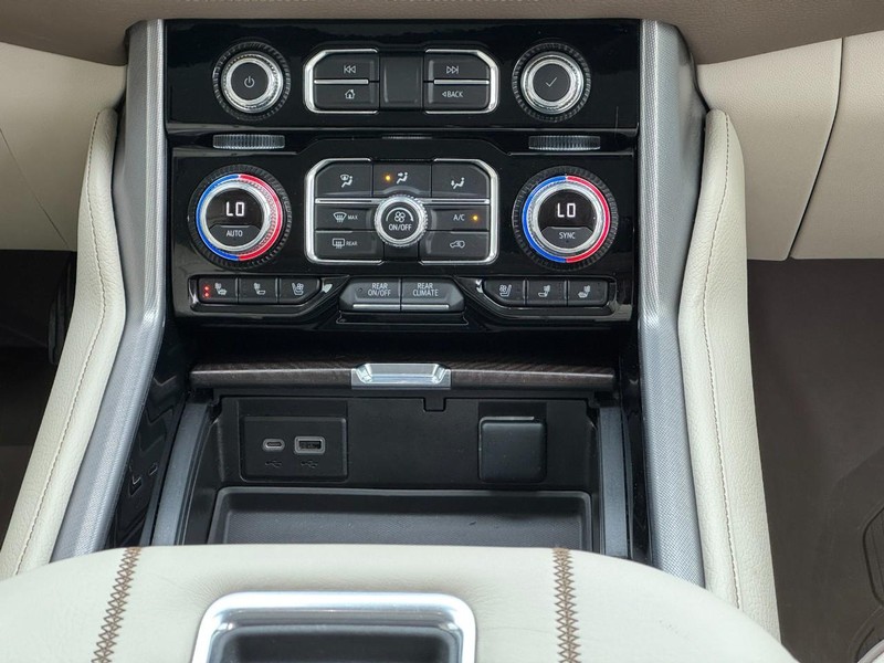 GMC Yukon Vehicle Image 15