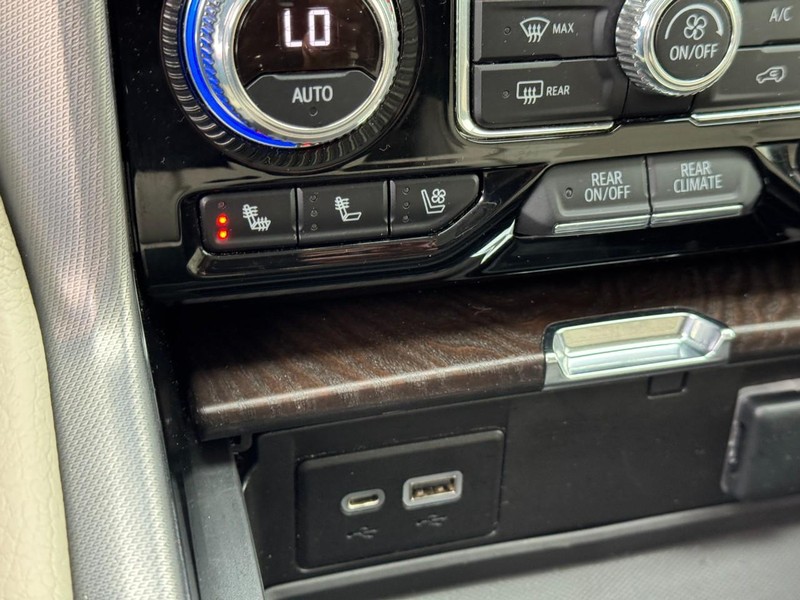 GMC Yukon Vehicle Image 25