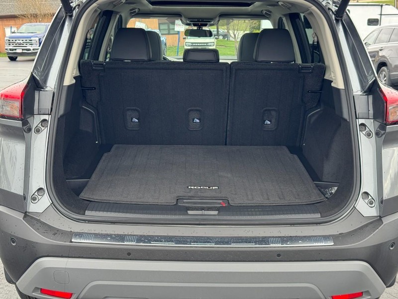 Nissan Rogue Vehicle Image 04