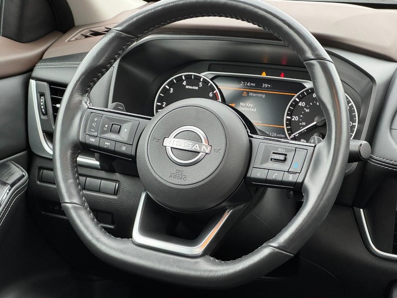 Nissan Rogue Vehicle Image 12