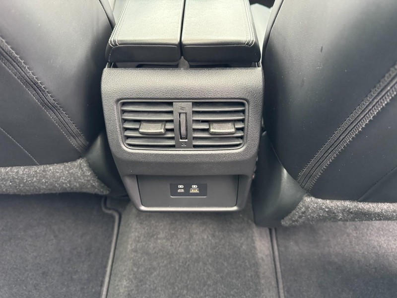 Nissan Rogue Vehicle Image 16