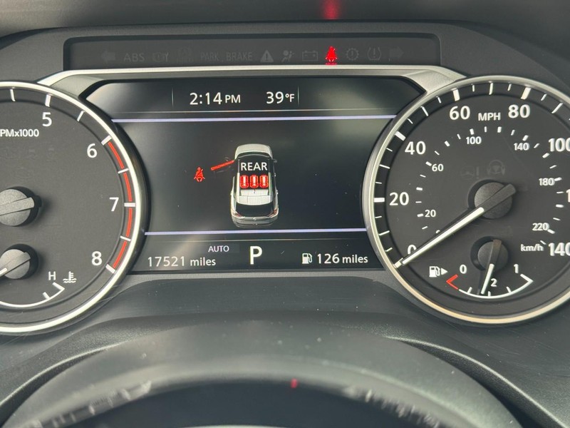 Nissan Rogue Vehicle Image 20