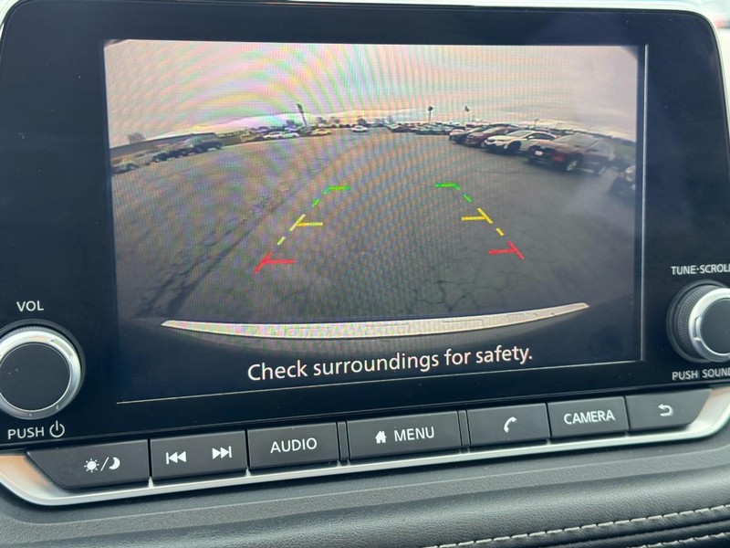 Nissan Rogue Vehicle Image 21