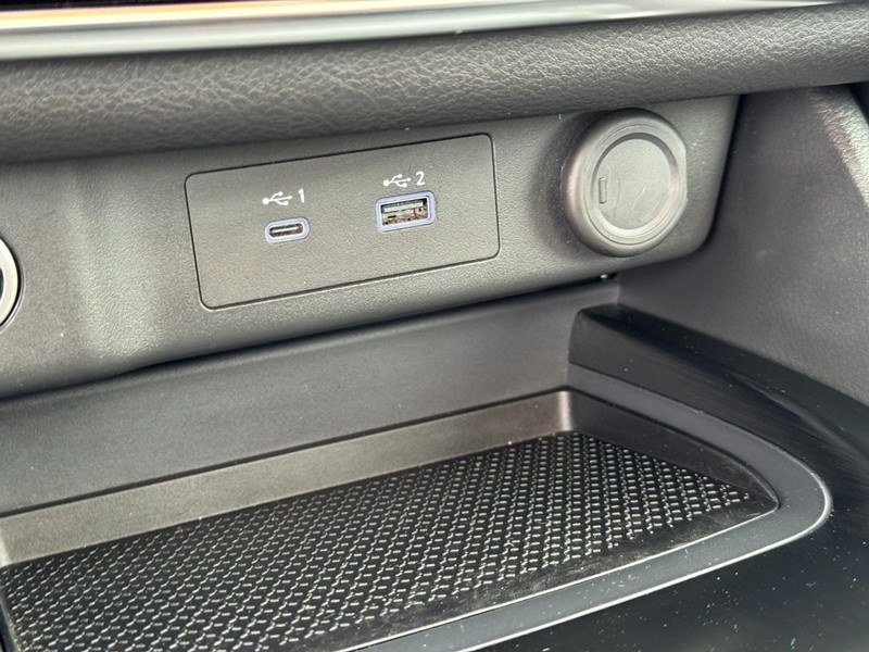 Nissan Rogue Vehicle Image 23