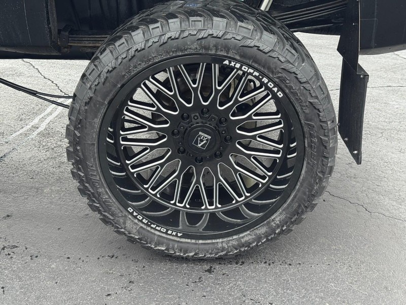 GMC Sierra 2500HD Vehicle Image 07