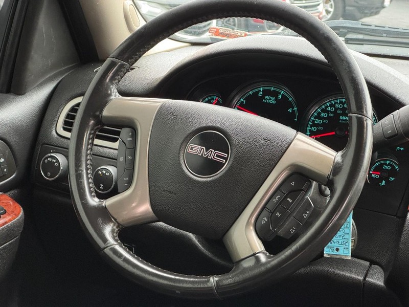 GMC Sierra 2500HD Vehicle Image 12