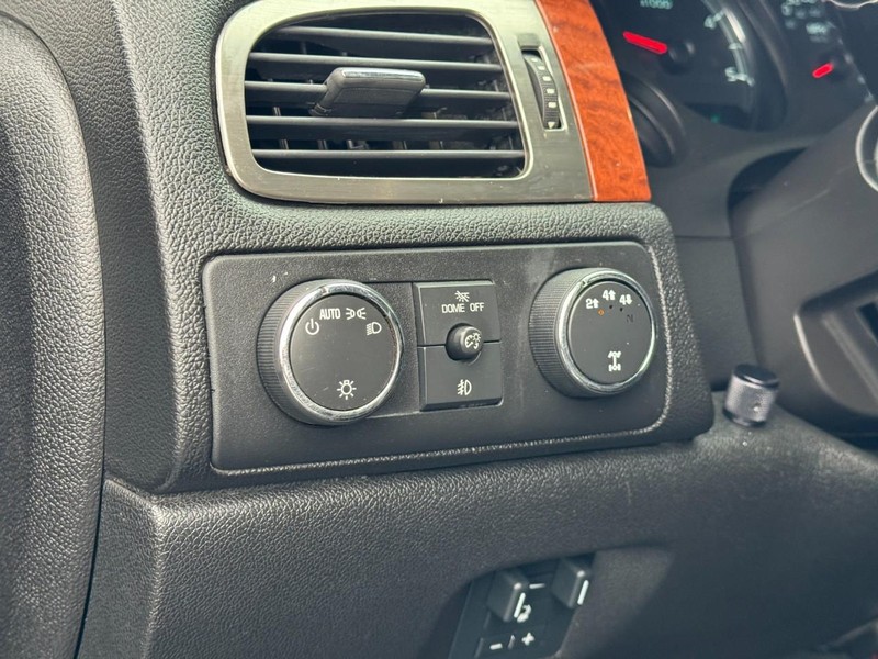 GMC Sierra 2500HD Vehicle Image 15