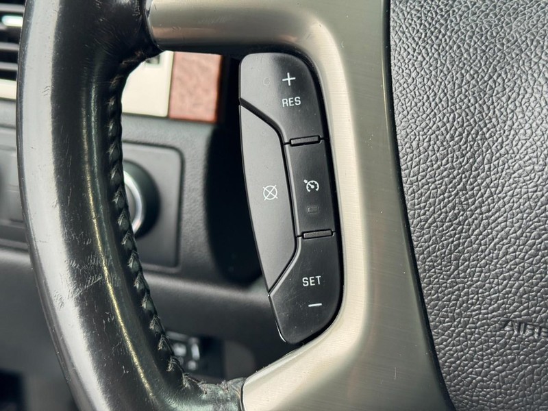 GMC Sierra 2500HD Vehicle Image 16