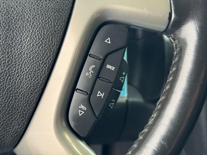 GMC Sierra 2500HD Vehicle Image 17