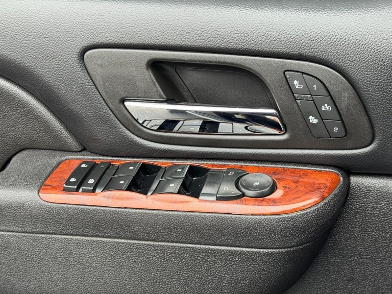 GMC Sierra 2500HD Vehicle Image 19