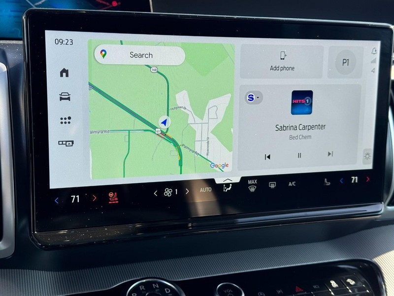 Ford Expedition Max Vehicle Full-screen Gallery Image 21