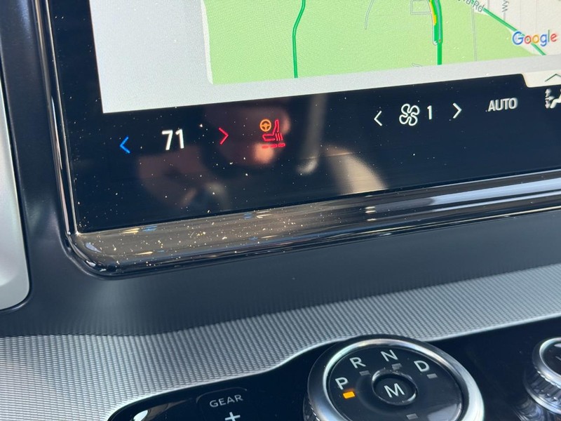 Ford Expedition Max Vehicle Full-screen Gallery Image 22