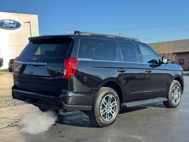 Ford Expedition Vehicle Image 03