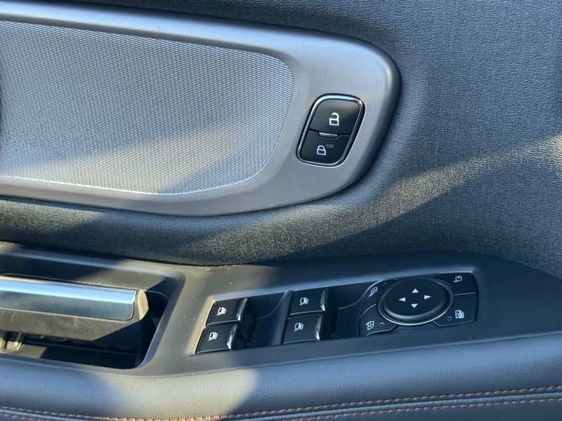 Ford Expedition Vehicle Image 24