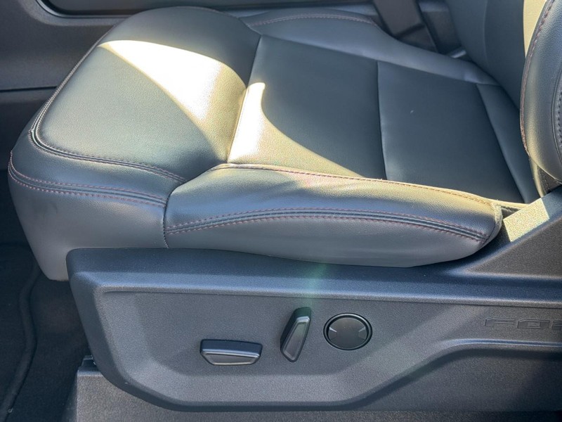 Ford Expedition Vehicle Image 26