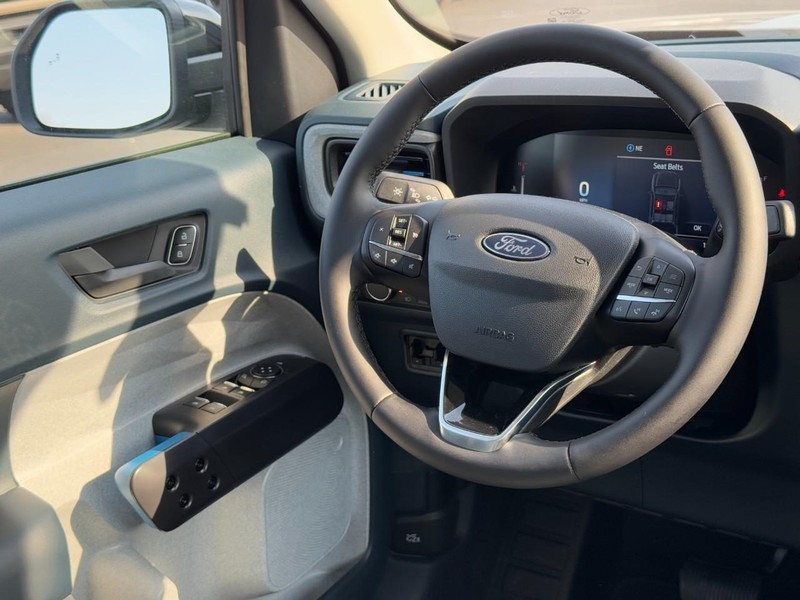 Ford Maverick Vehicle Image 07