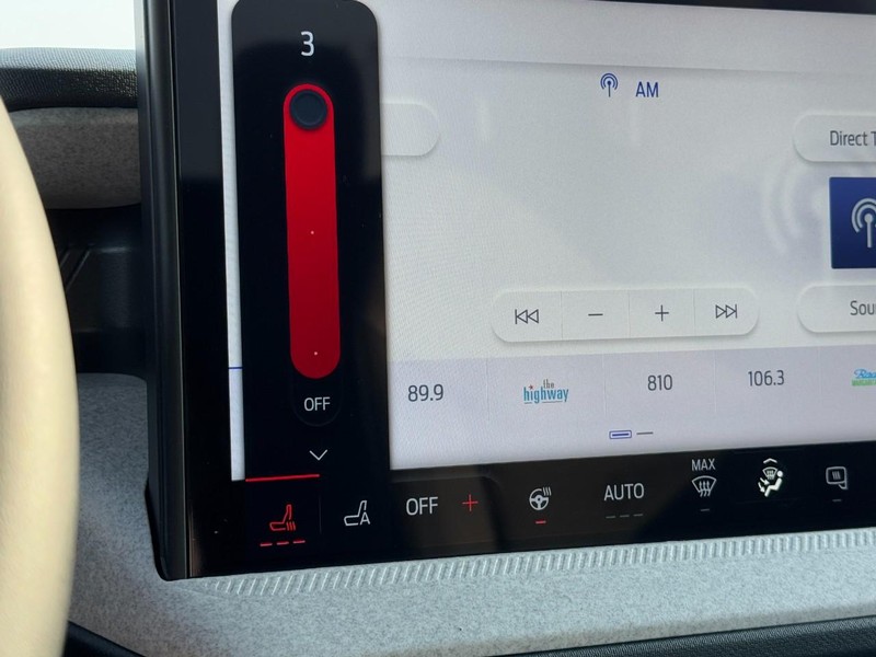 Ford Maverick Vehicle Image 13