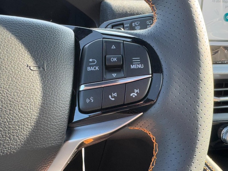 Ford Explorer Vehicle Image 13