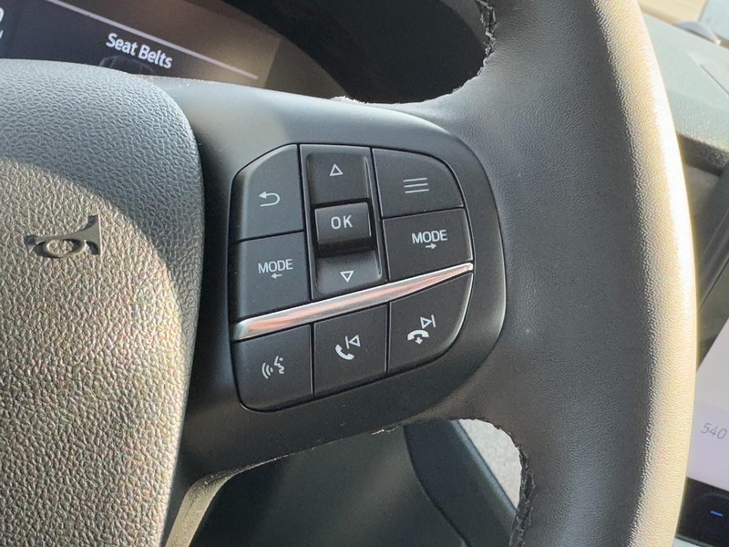 Ford Maverick Vehicle Image 11