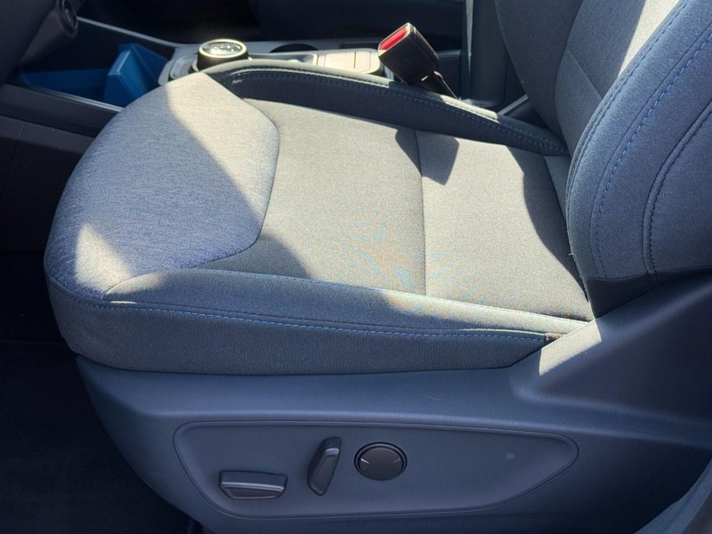 Ford Maverick Vehicle Image 15