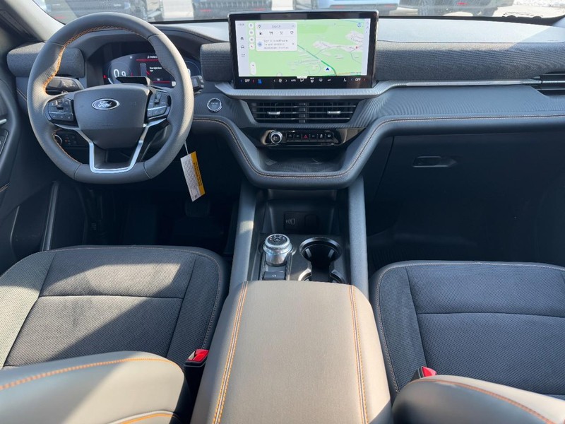 Ford Explorer Vehicle Image 06