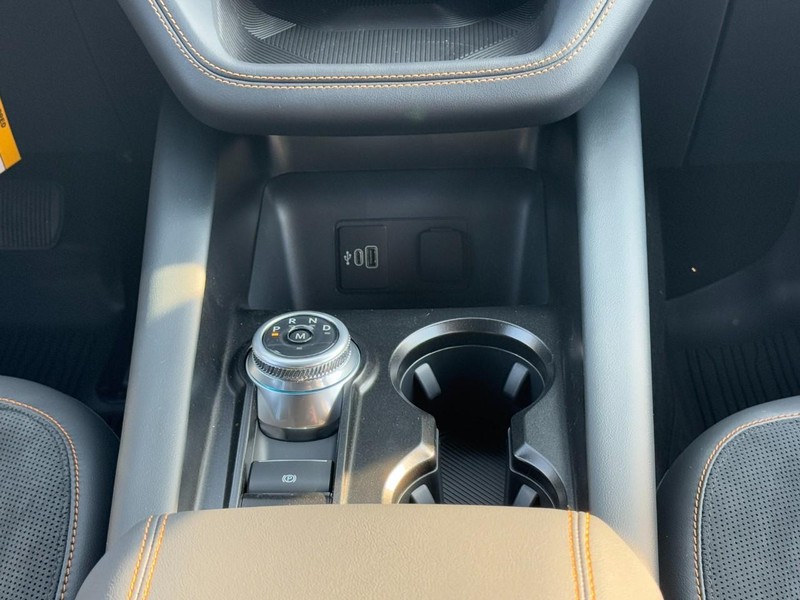 Ford Explorer Vehicle Image 09