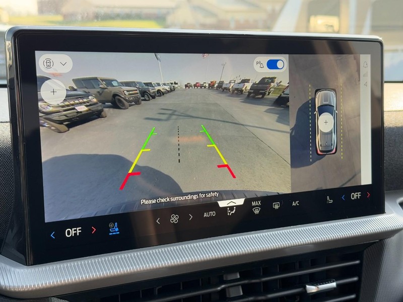 Ford Explorer Vehicle Image 15