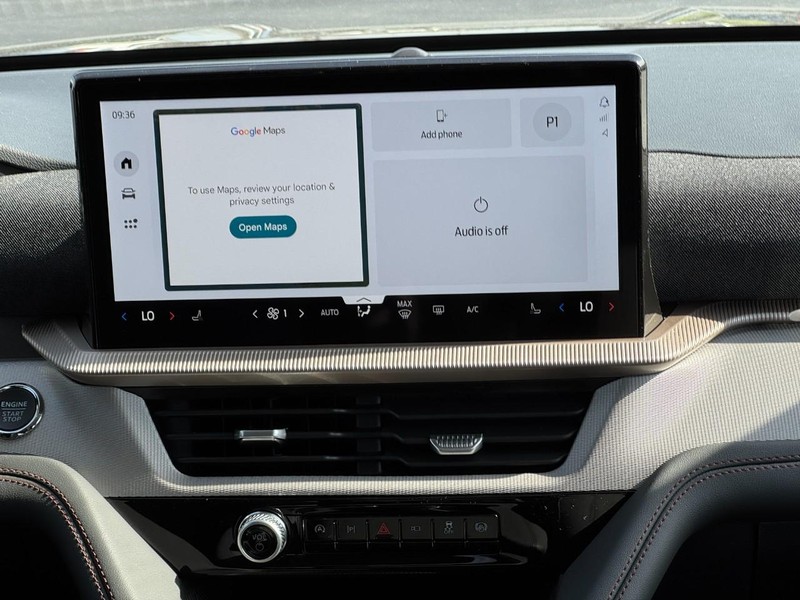 Ford Explorer Vehicle Image 09