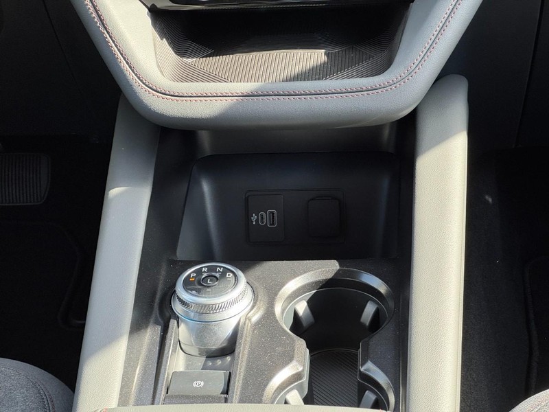 Ford Explorer Vehicle Image 10