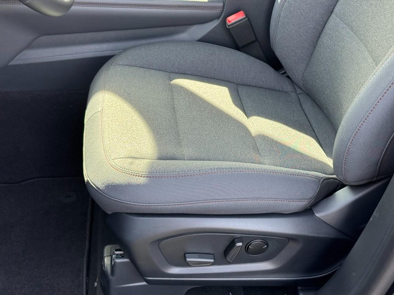 Ford Explorer Vehicle Image 15