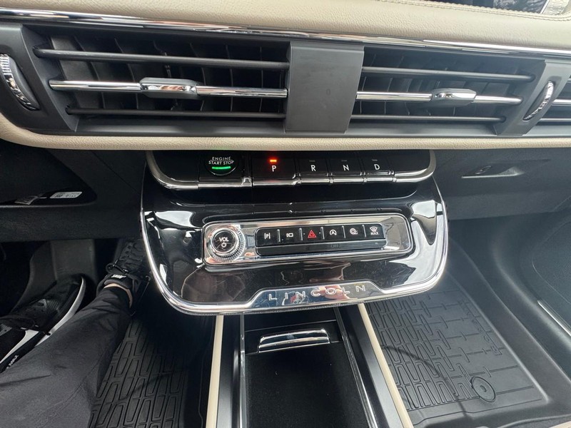 Lincoln Corsair Vehicle Image 20