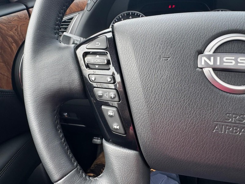 Nissan Armada Vehicle Image 14