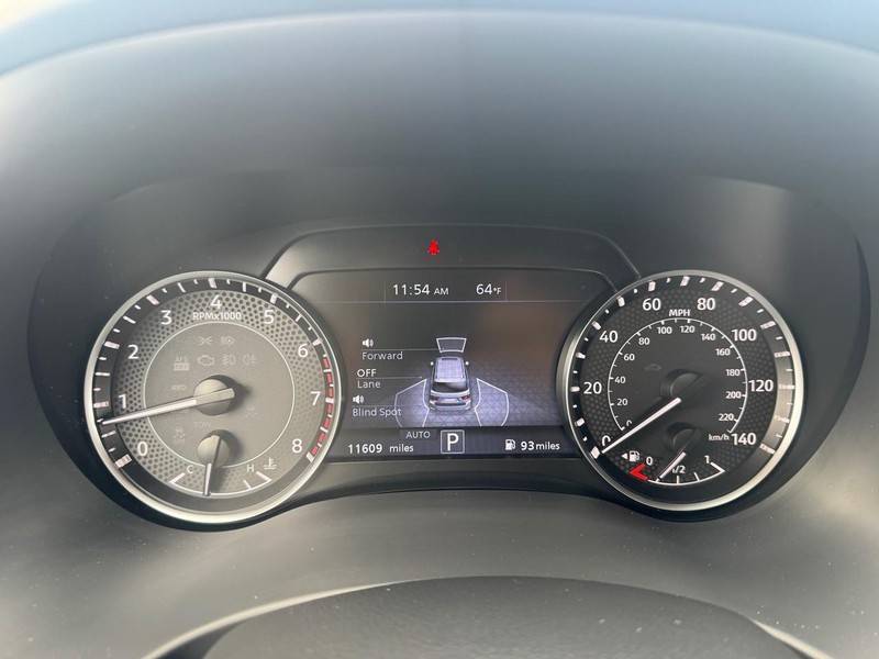 Nissan Armada Vehicle Image 15