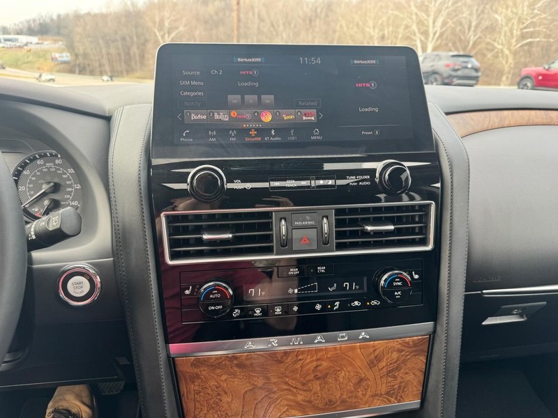 Nissan Armada Vehicle Image 16