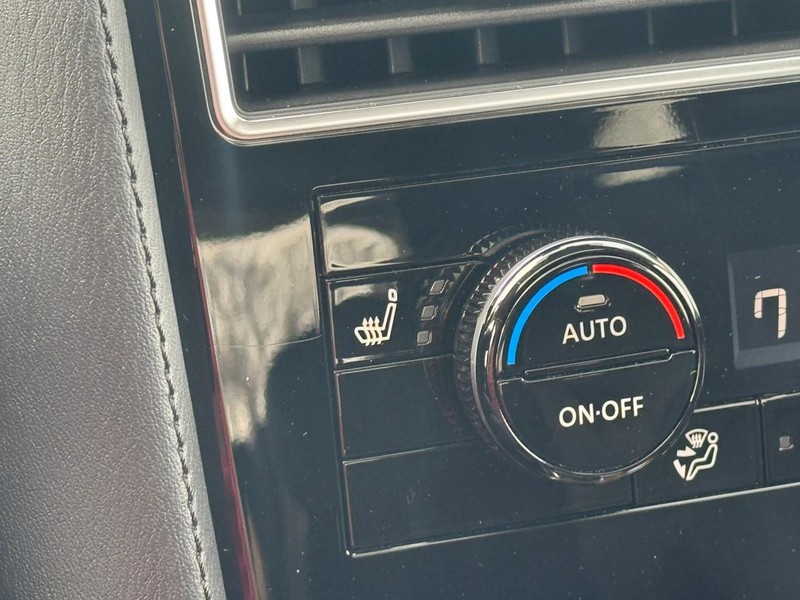 Nissan Armada Vehicle Image 17