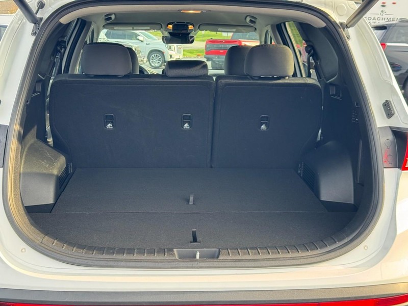 Hyundai Santa Fe Vehicle Image 04