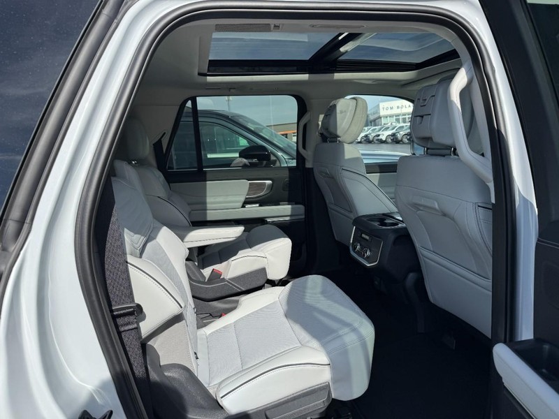 Ford Expedition Max Vehicle Image 05