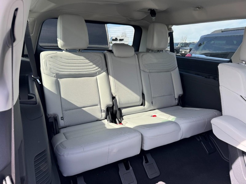 Ford Expedition Max Vehicle Image 06