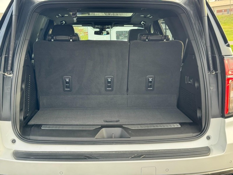 Chevrolet Tahoe Vehicle Full-screen Gallery Image 04