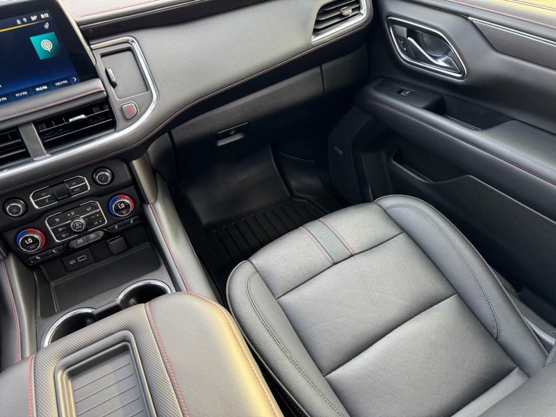 Chevrolet Tahoe Vehicle Full-screen Gallery Image 16