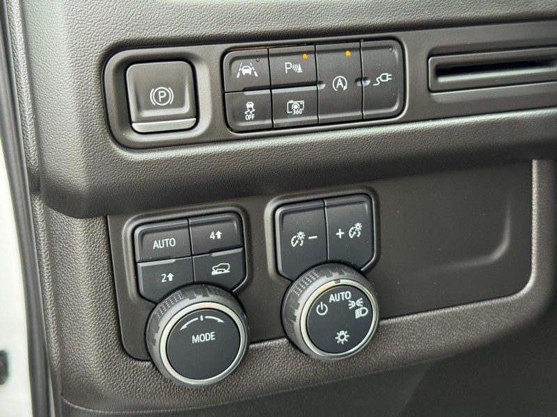 Chevrolet Tahoe Vehicle Full-screen Gallery Image 18